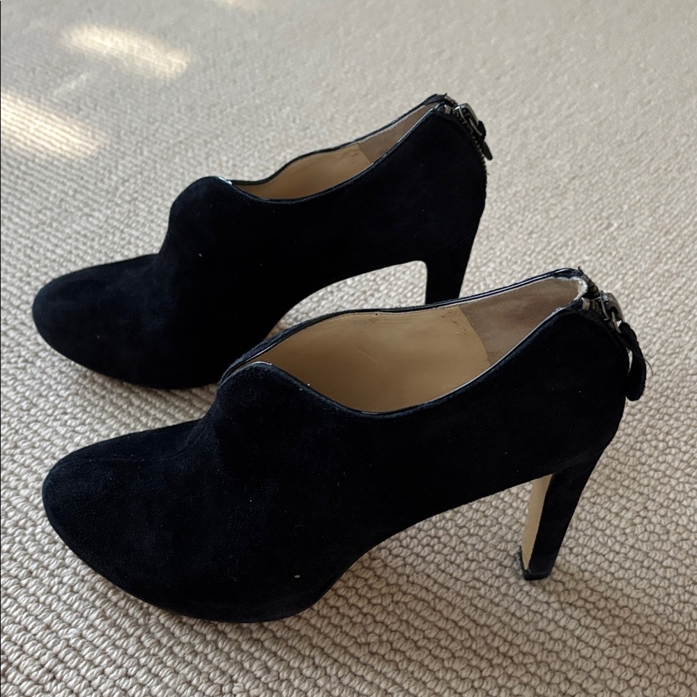 Chic Black Suede Heeled Boots